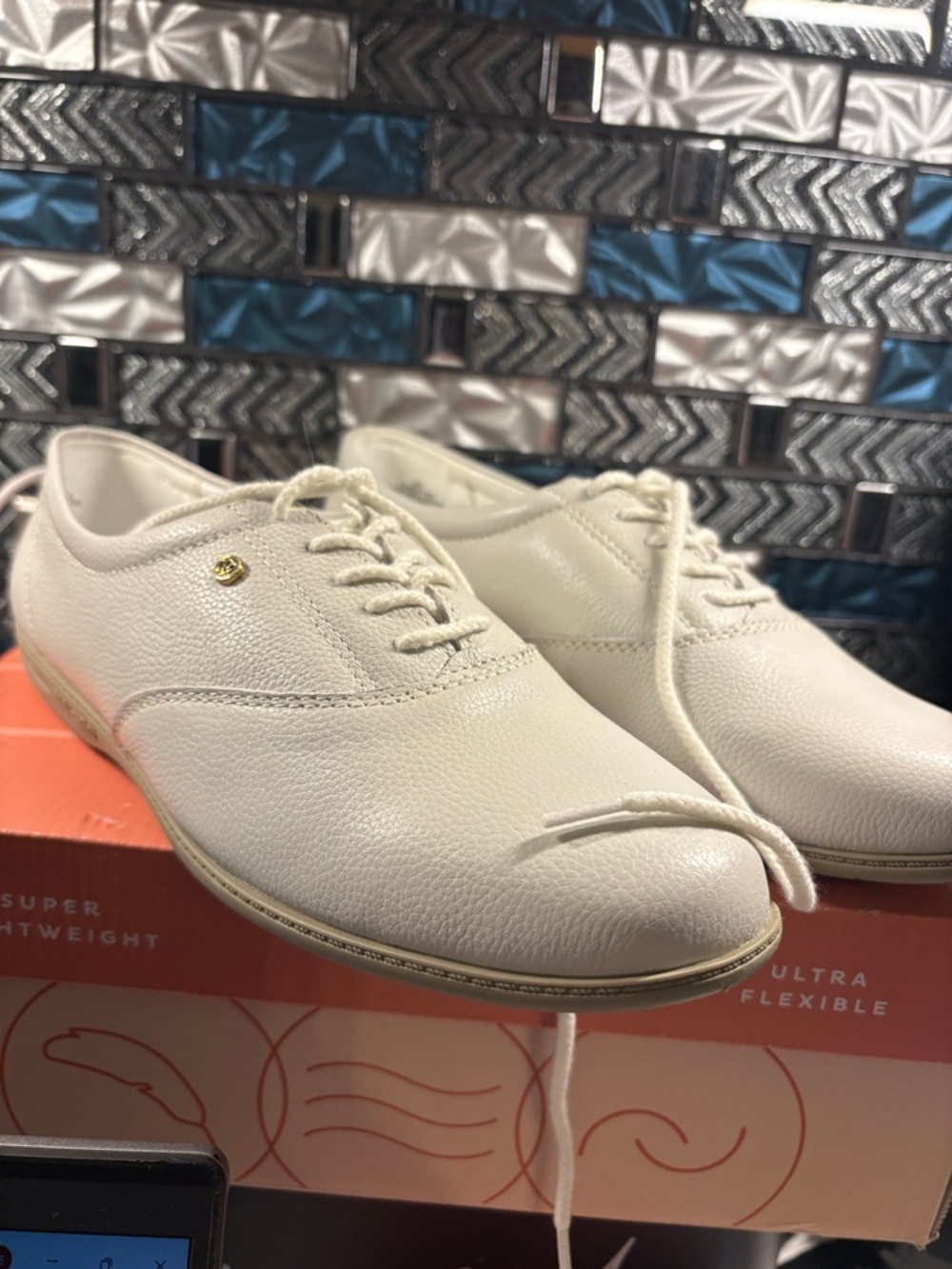 Easy Spirit White Lace-Up Casual Sneakers